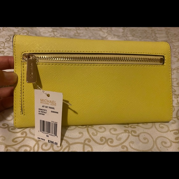 MK TRIFOLD WALLET - Picture 3 of 3